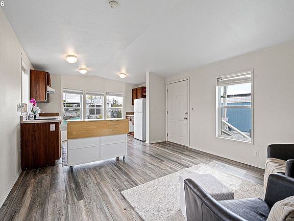 5th image of 2150 Laura St Space 65