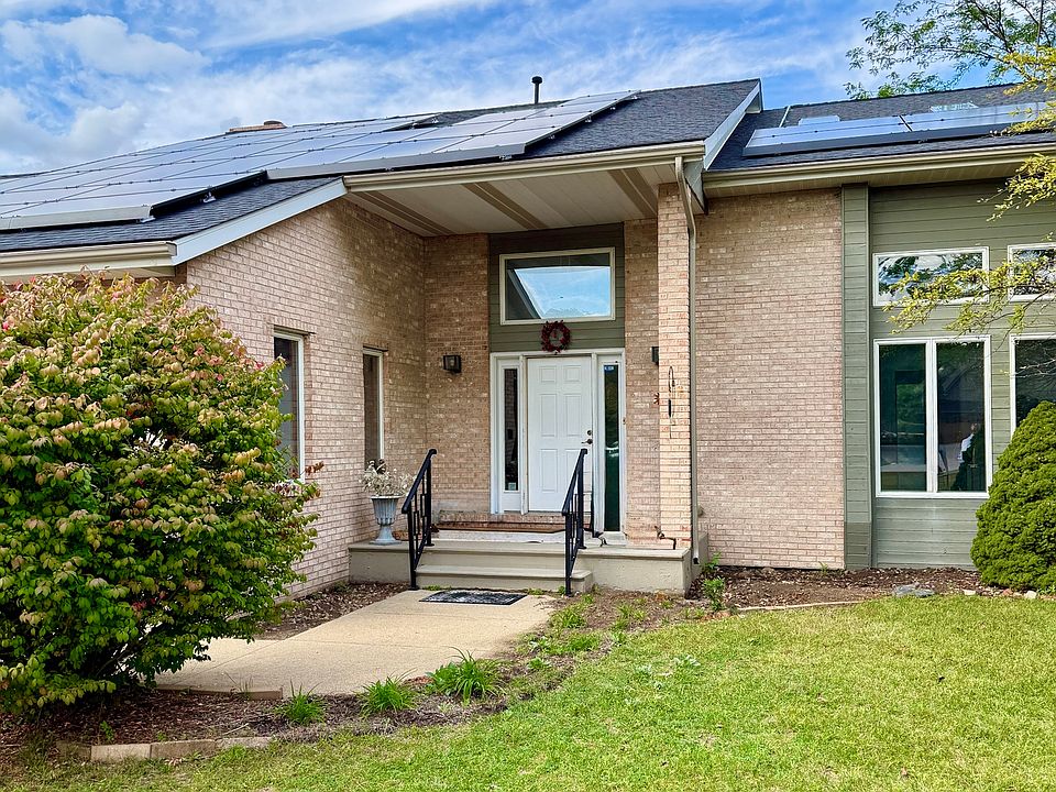 1st image of 120 W Grandin Rd