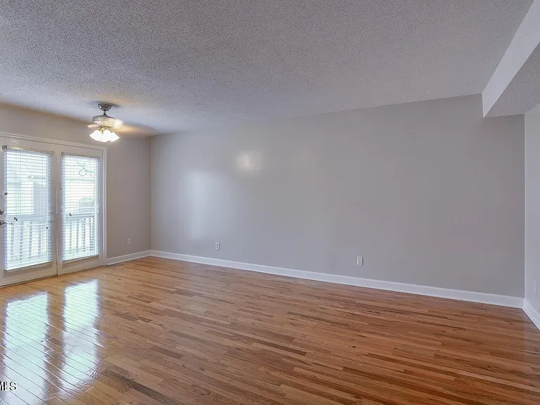 2503 Lakeview Dr #13 — Photo 5