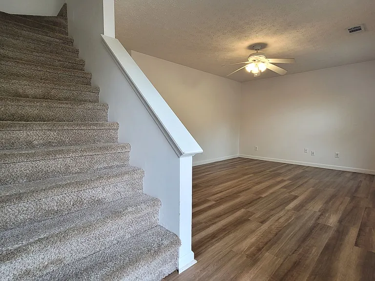 160 2nd St #110 — Photo 7