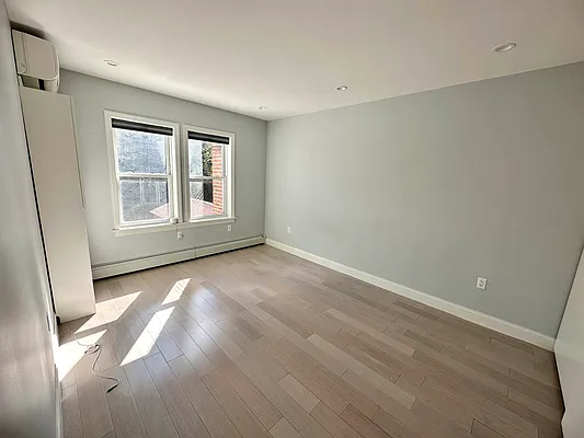 Rented by E Realty International Corp | media 12