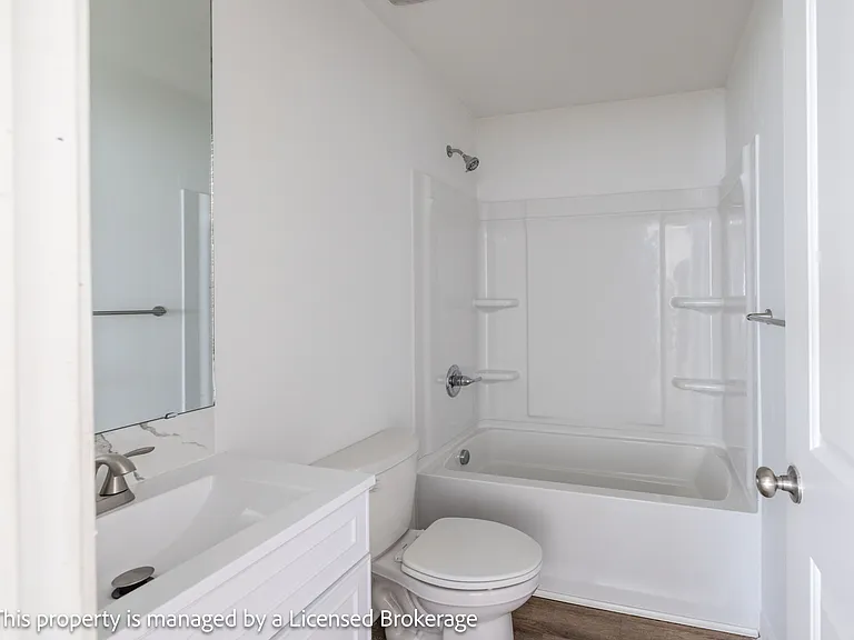 100 Henson St — Photo 18