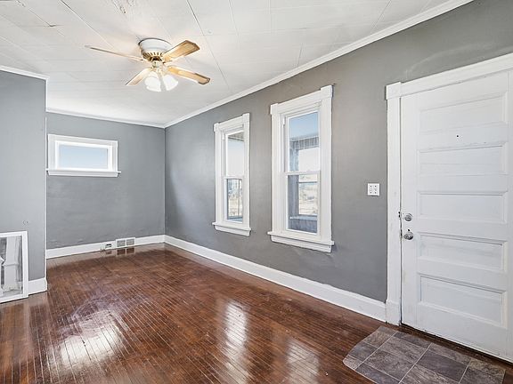 4th image of 324 Van Buren Ave