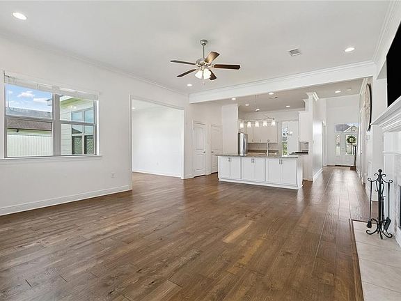 4th image of 9563 Sugar Maple Ln