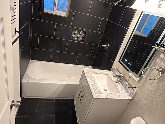 3rd image of 101 Starr Ave APT C