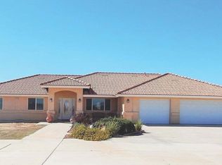 11944 Topaz Rd, Victorville, CA 92392