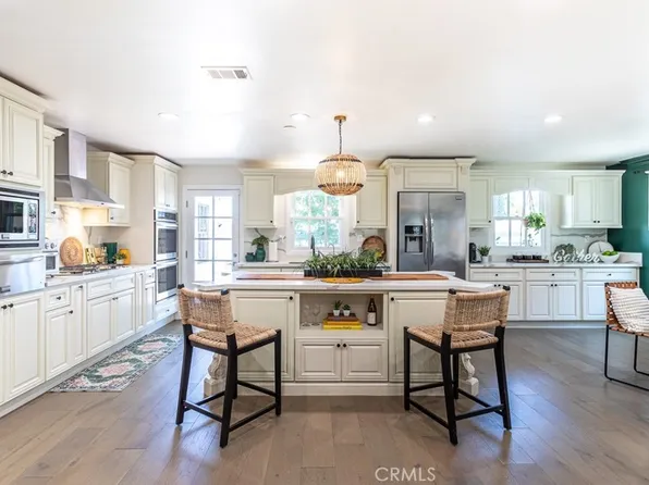 3720 Gardenia Ave, Long Beach, CA 90807