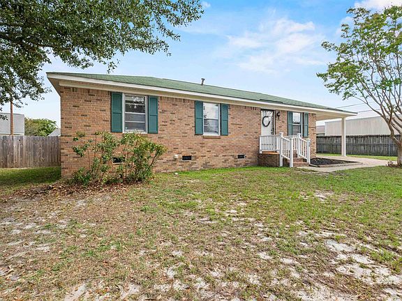 2nd image of 10 Cinda Leigh Ct