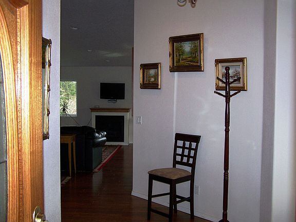 Spacious Foyer- 10-1/2 x 6-1/2