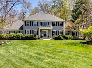 9423 Amber Wood Dr, Kirtland, OH 44094