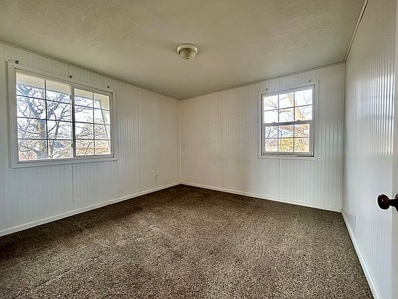 5th image of 210 E 10th St APT A
