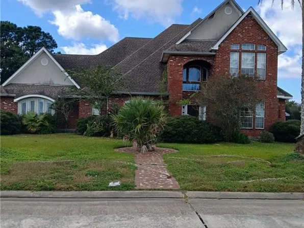 3644 Lake Aspen Dr W, Gretna, LA 70056