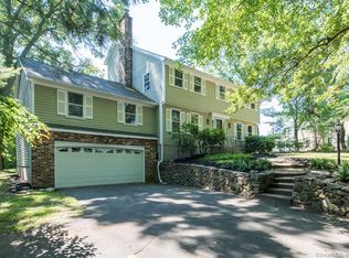 7 Ridgewood Dr, Old Saybrook, CT 06475