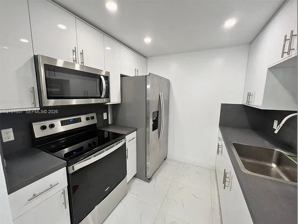 200 SW 132nd Way #203L