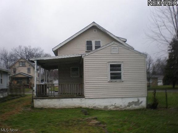 2nd image of 733 Columbus Ave NE