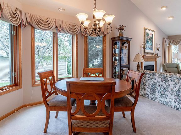 2nd image of 3023 Pheasant Dr