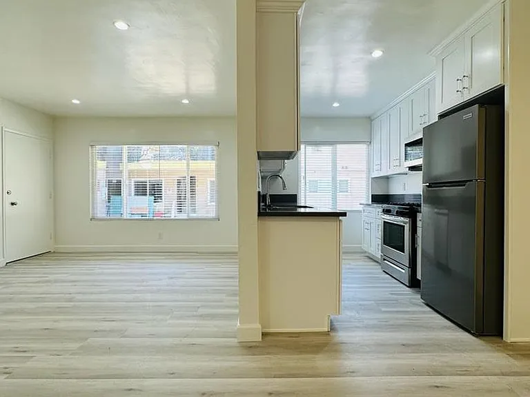 4021 Stevely Ave — Photo 23