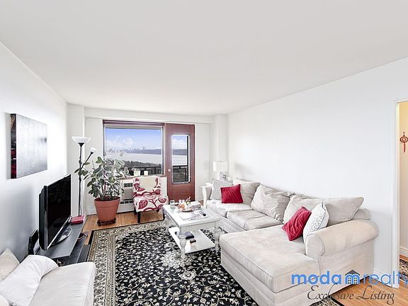 3rd image of 5700 Arlington Ave APT 18S