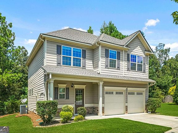 3rd image of 828 Pine Ln