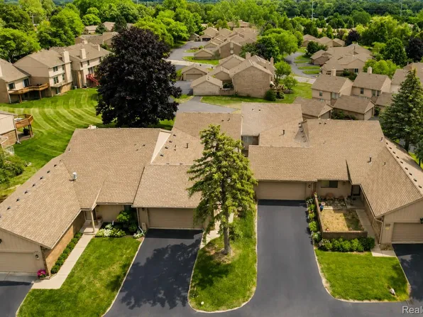35457 Heritage Ct, Farmington, MI 48335
