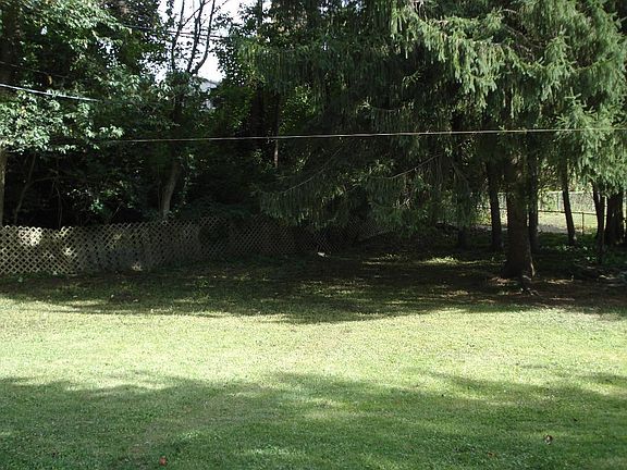 5th image of 697 Old Marple Rd