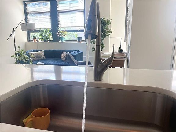 4th image of 878 Peachtree St NE APT 724