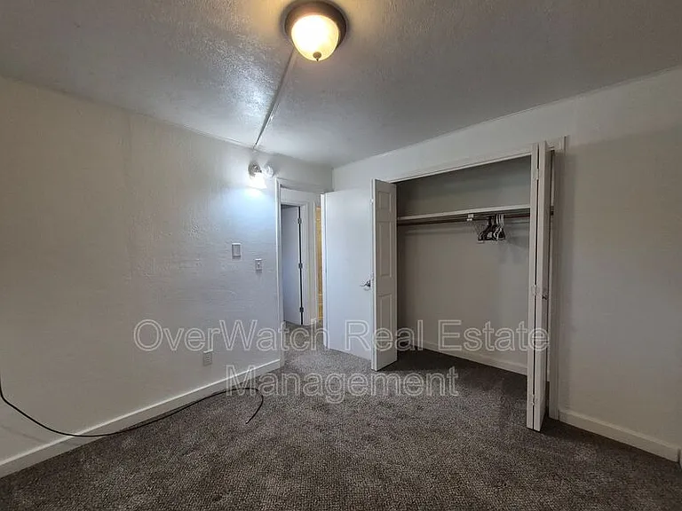 429 Creekside St #B — Photo 10