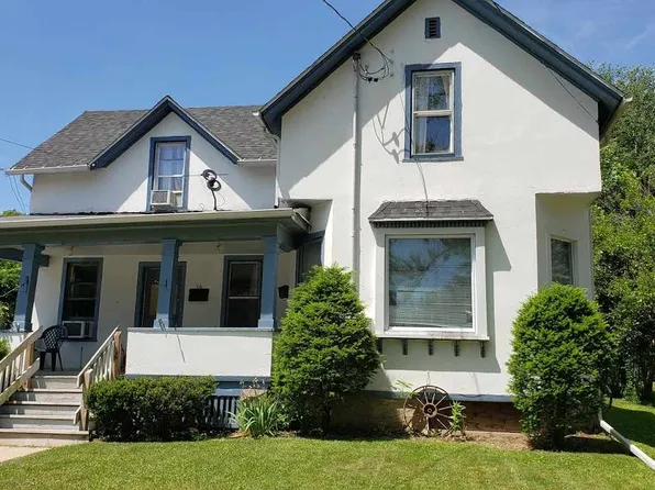 14 & 1/2 Garfield St, Edgerton, WI 53534