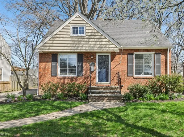 551 Oakmoor Ave, Bay Village, OH 44140