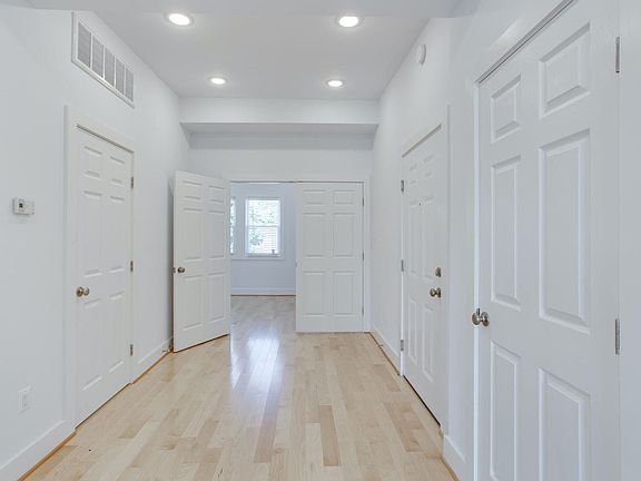 3rd image of 851 19th St NE APT 3