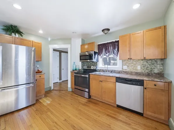 12 Eade St, Lynn, MA 01902