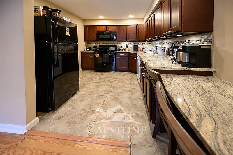 12 Colgate Drive (P2 | T1 Premier) - 3 - Upstairs Standard Hallway — Photo 4
