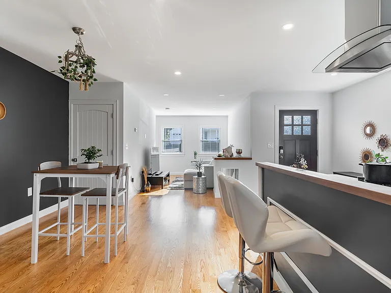 50 Main St #48 — Photo 4