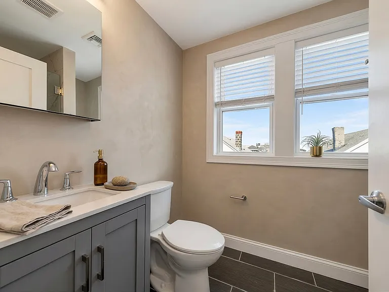 43 Wright Ave #4 — Photo 4
