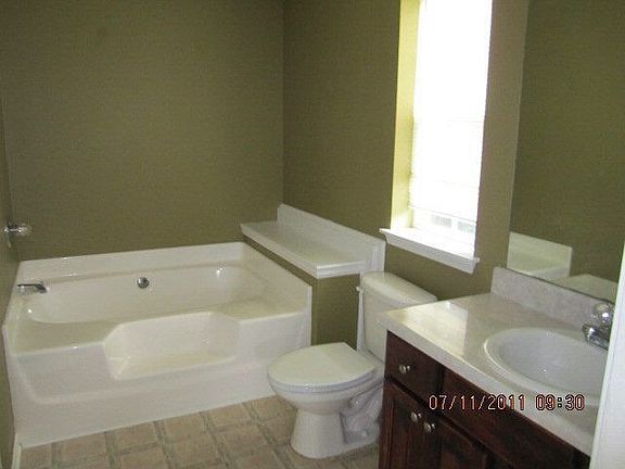 4th image of 191 Lee Road 0474