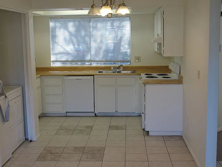 10815 N 15th Ln — Photo 2