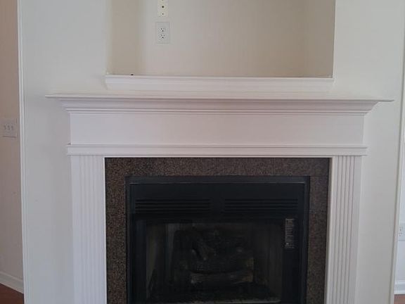 gas fireplace/ living room