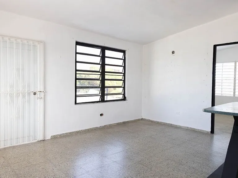 Calle Elisa Tavarez HC12 Urb Lakes Levittown — Photo 4