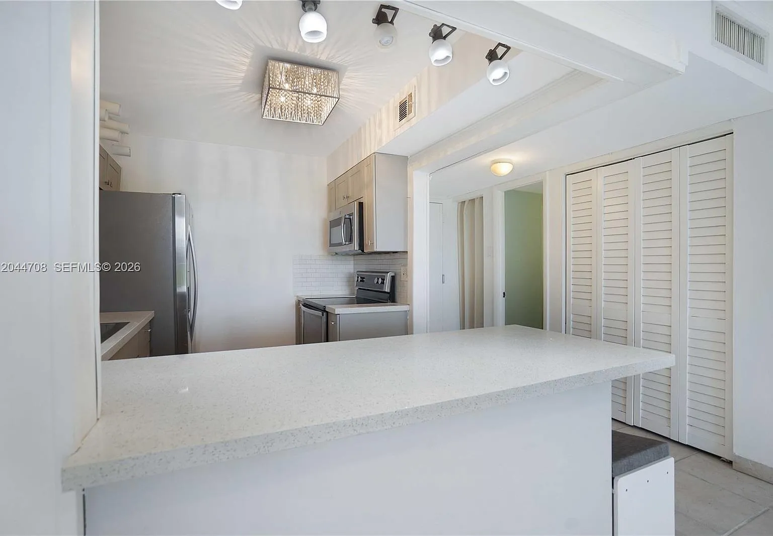 Stanton House Condo — Photo 3