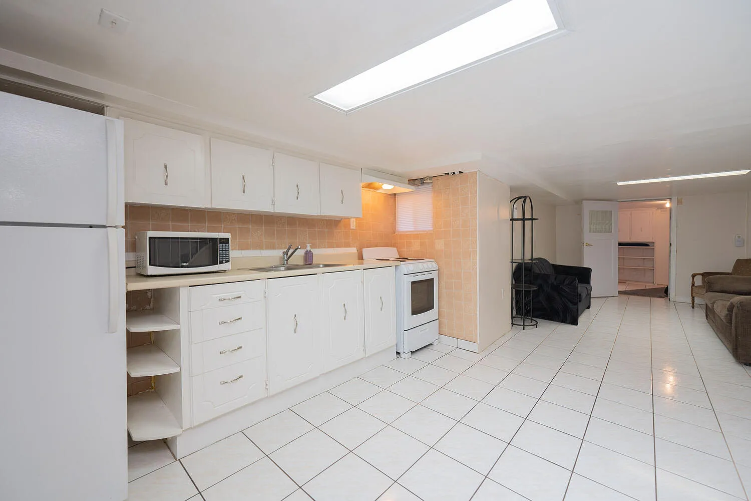 5 bed, 1500 sqft, $1,500 — Photo 2