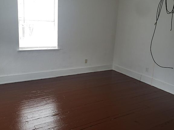 5th image of 2609 Glendora Ave