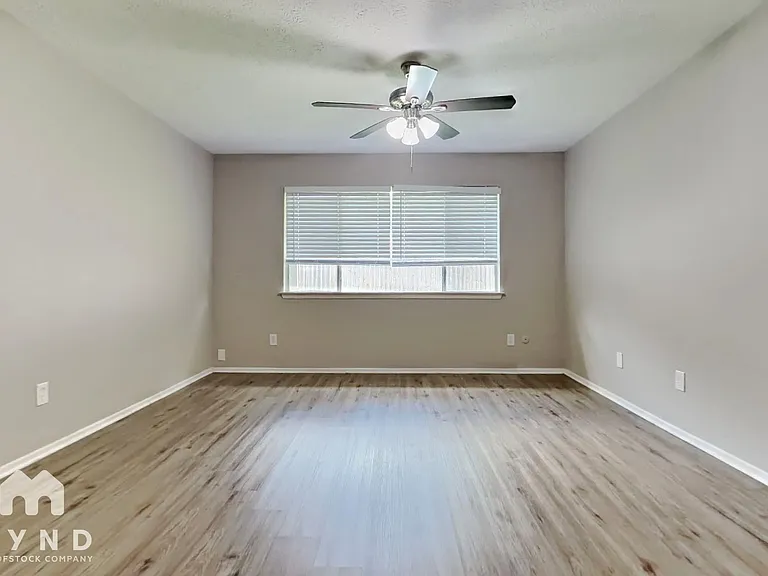 3218 Sedgeborough Cir — Photo 7