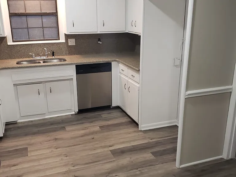 1421 Blanton Pl — Photo 14