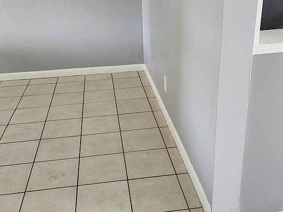 5th image of 5019 SW 92nd Ter