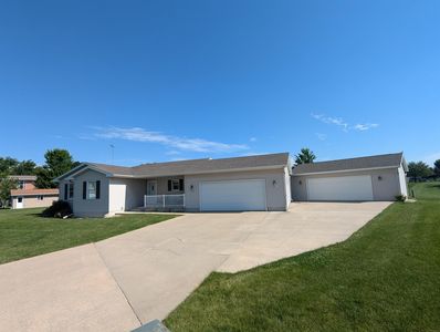103 Willow Ct, Charles City, IA, 50616