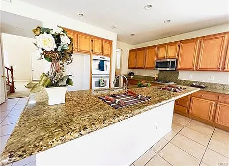 17231 Greentree Dr — Photo 11