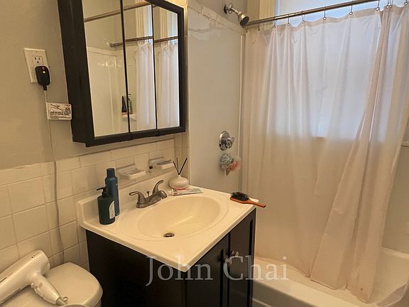 5th image of 55 Linden St APT 4