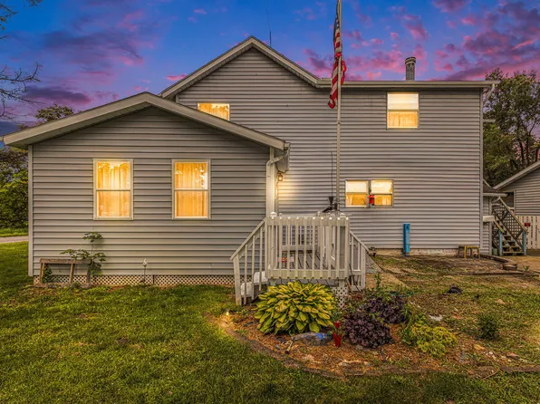 1437 Yeomans St, Ionia, MI 48846