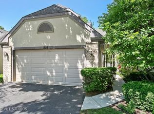 1205 Hobson Oaks Dr, Naperville, IL