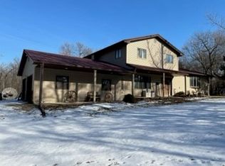 2679 Wapsi Ridge Dr, Walker, IA 52352